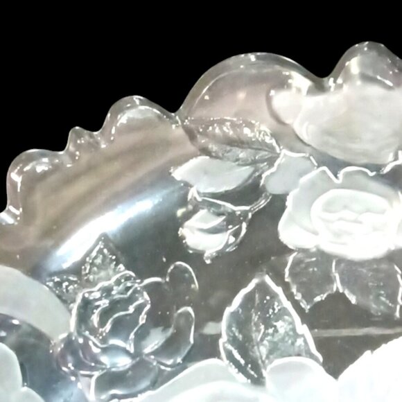 Vintage Laura Glass 1990s Rose Parade Frosted/Clear Glass Platter Scallop Edges - Picture 5 of 7